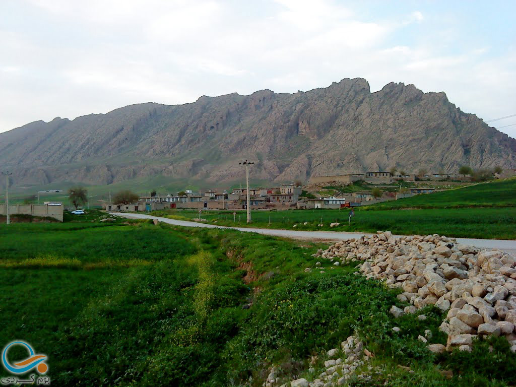 سیری در روستای سنگ سفید چرداول