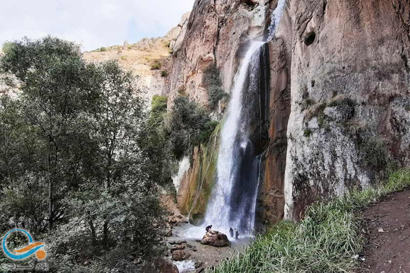 آشنایی با آبشار شاهاندشت و دیدنی های اطراف آن