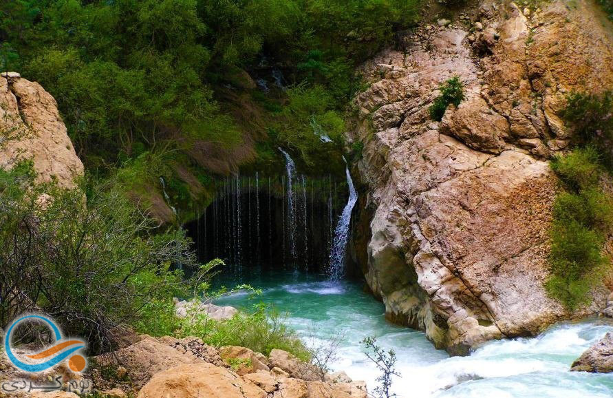 آشنایی با آبشار آب ملخ سمیرم