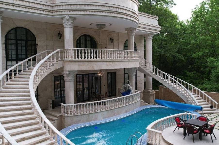 عمارت استخردار سیلور استار (کلارآباد)