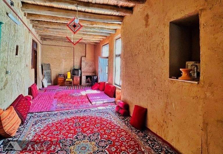 بومگردی دره ارغوان مایان علیا، اتاق سرتنوری (طرقبه)
