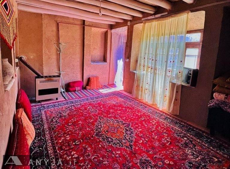 بومگردی دره ارغوان مایان علیا، اتاق سرتنوری (طرقبه)