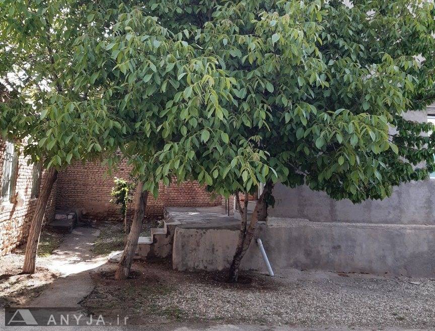 خانه حیاط دار، نزدیک غار علیصدر (همدان)