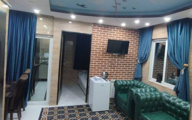 هتل آپارتمان باباقدرت، واحد 301 (رینه)