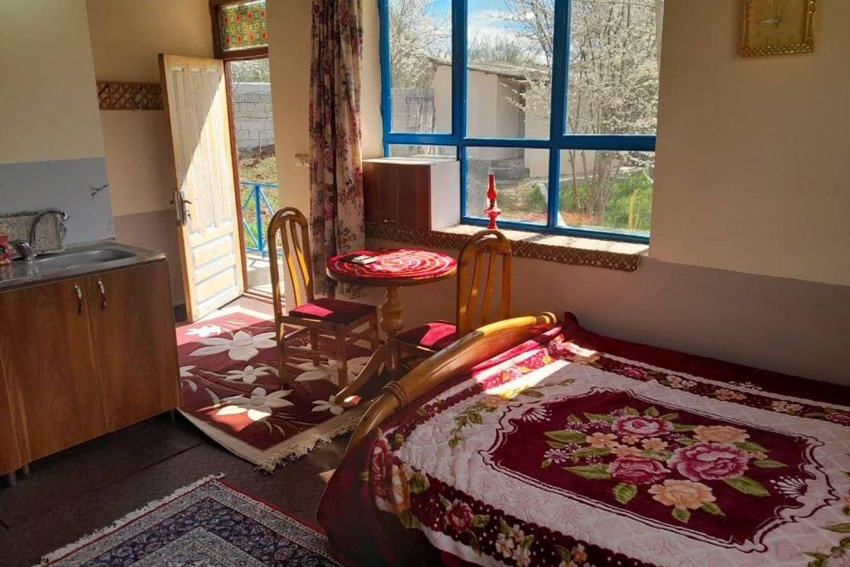 بومگردی هیرکانی، اتاق 1 (ساری)