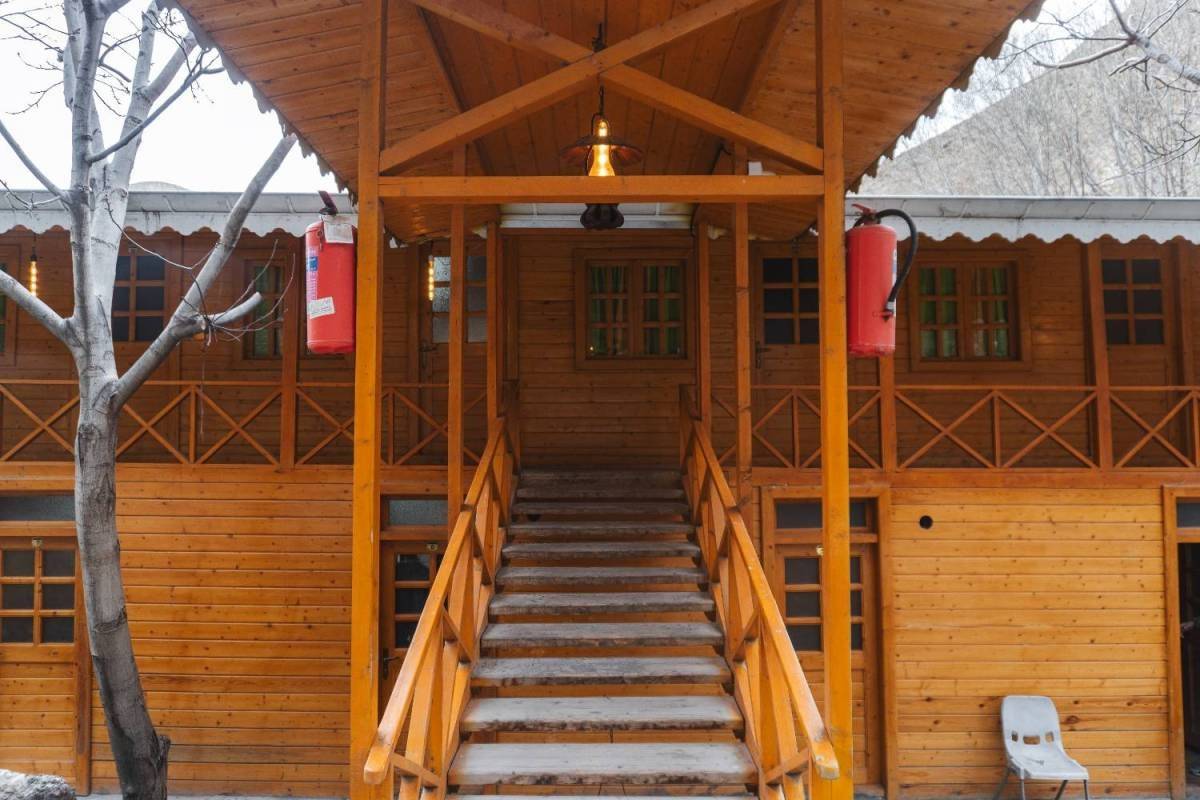 کلبه های ۴۰ متری دوبلکس کنار رودخانه (جاده هراز، رینه)