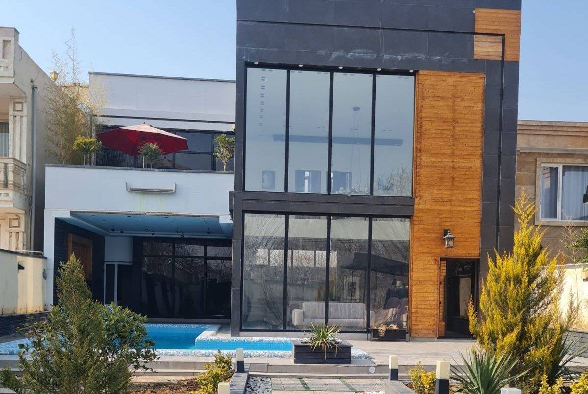 ویلا دوبلکس استخردار عمارت هستی (چهارباغ)
