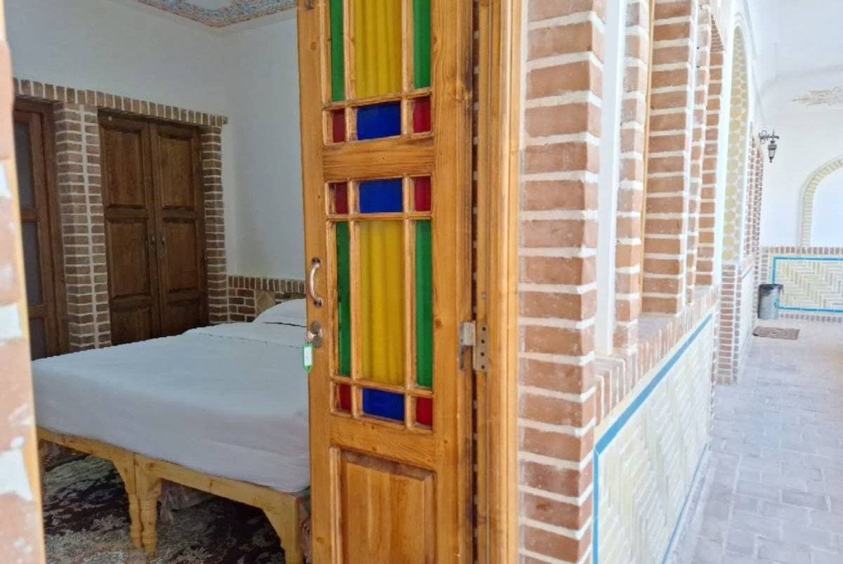 بومگردی دیاوا، اتاق دونفره 3 (نطنز)