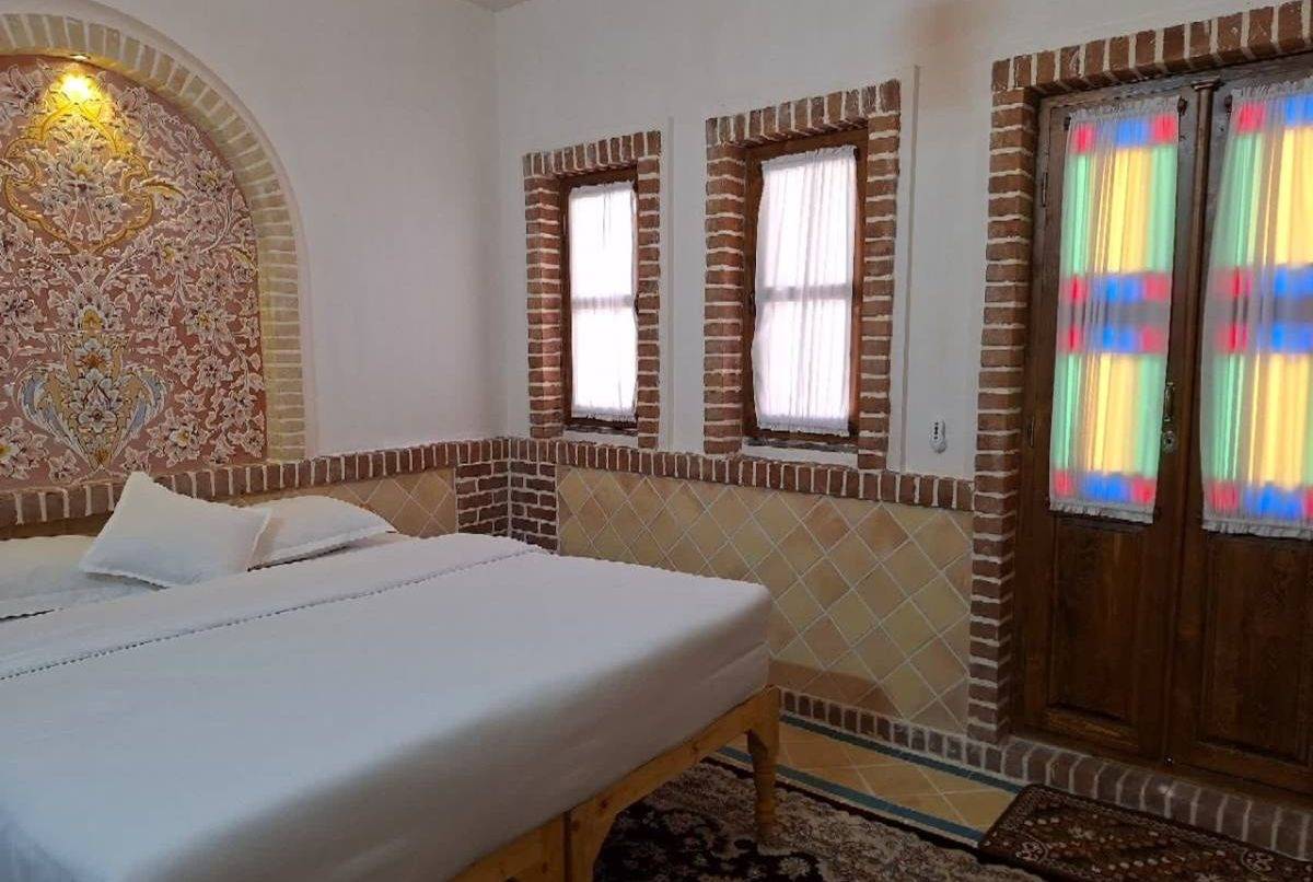 بومگردی دیاوا، اتاق دونفره 3 (نطنز)