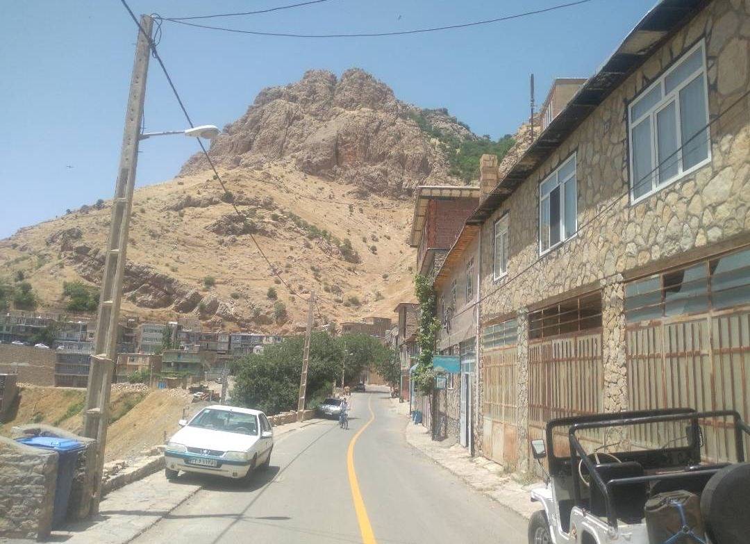 خانه دربستی 2 خوابه (اورامان تخت)