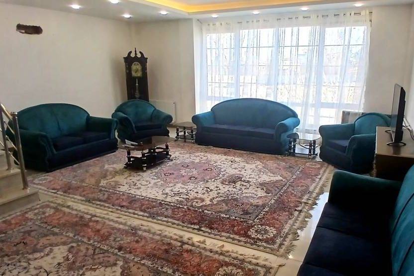 ویلا ۴ خوابه استخردار، لب رودخانه (بابلسر)