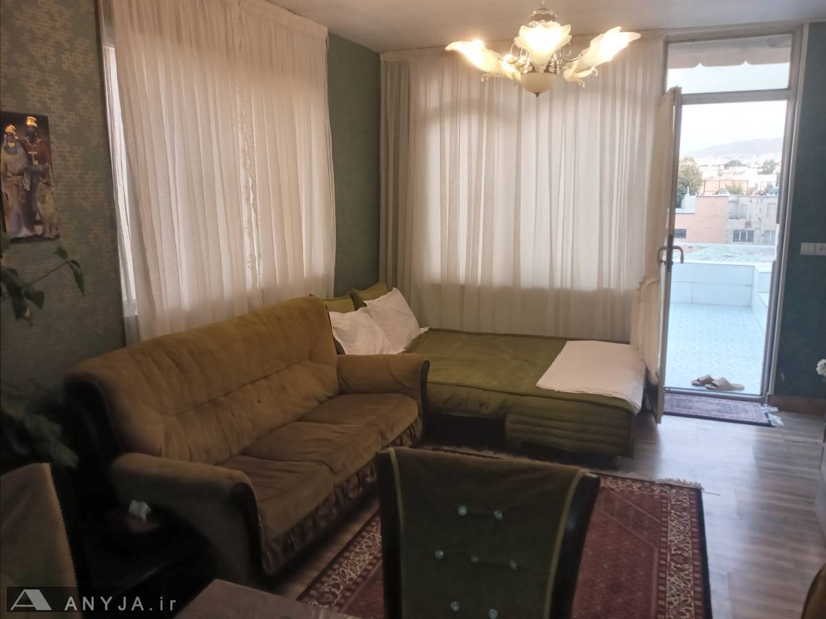 آپارتمان بختیاری، واحد طبقه سوم (همدان)