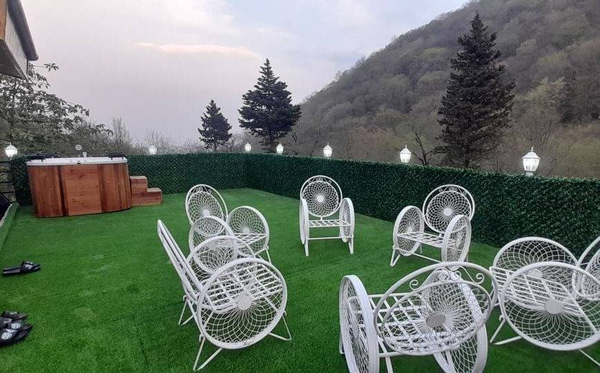 کلبه سوئیسی جنگلی جکوزی دار آرش (رامسر)