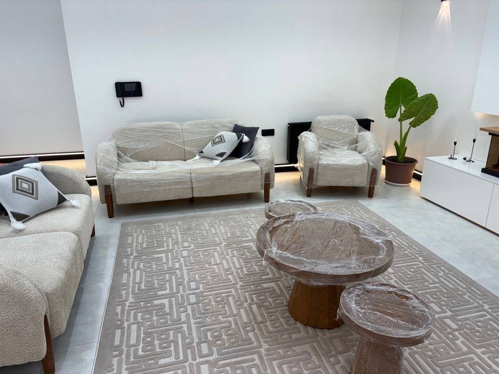 ویلا مدرن شیشه ای جکوزی دار (رشت، زیباکنار)