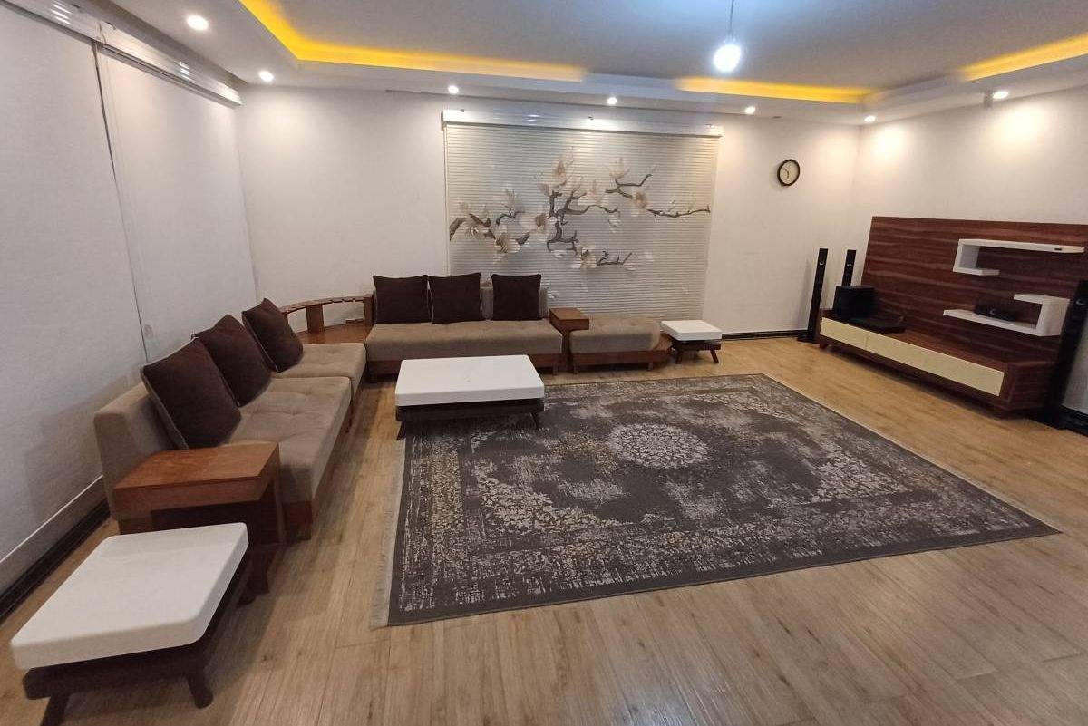 ویلای گلها، با استخر چهارفصل (کردان)