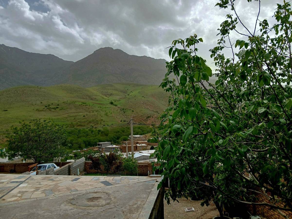 ویلا دربستی سراب توریستی فارسبان (نهاوند)