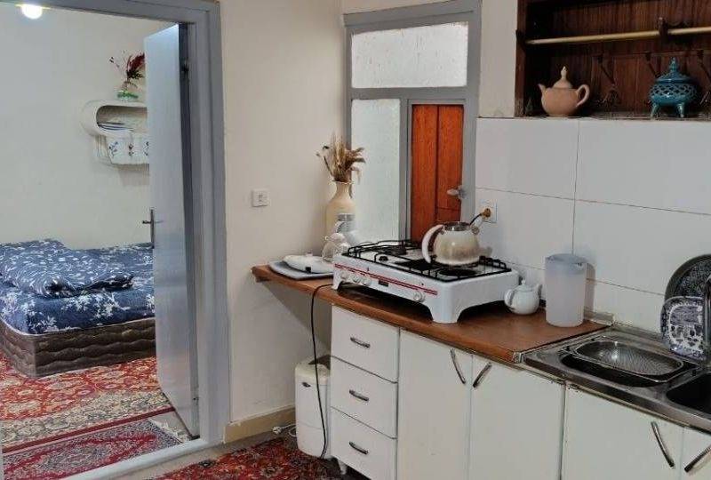 عمارت بیت الهادی، دیوار به دیوار حرم، طبقه بالا (مشهد)