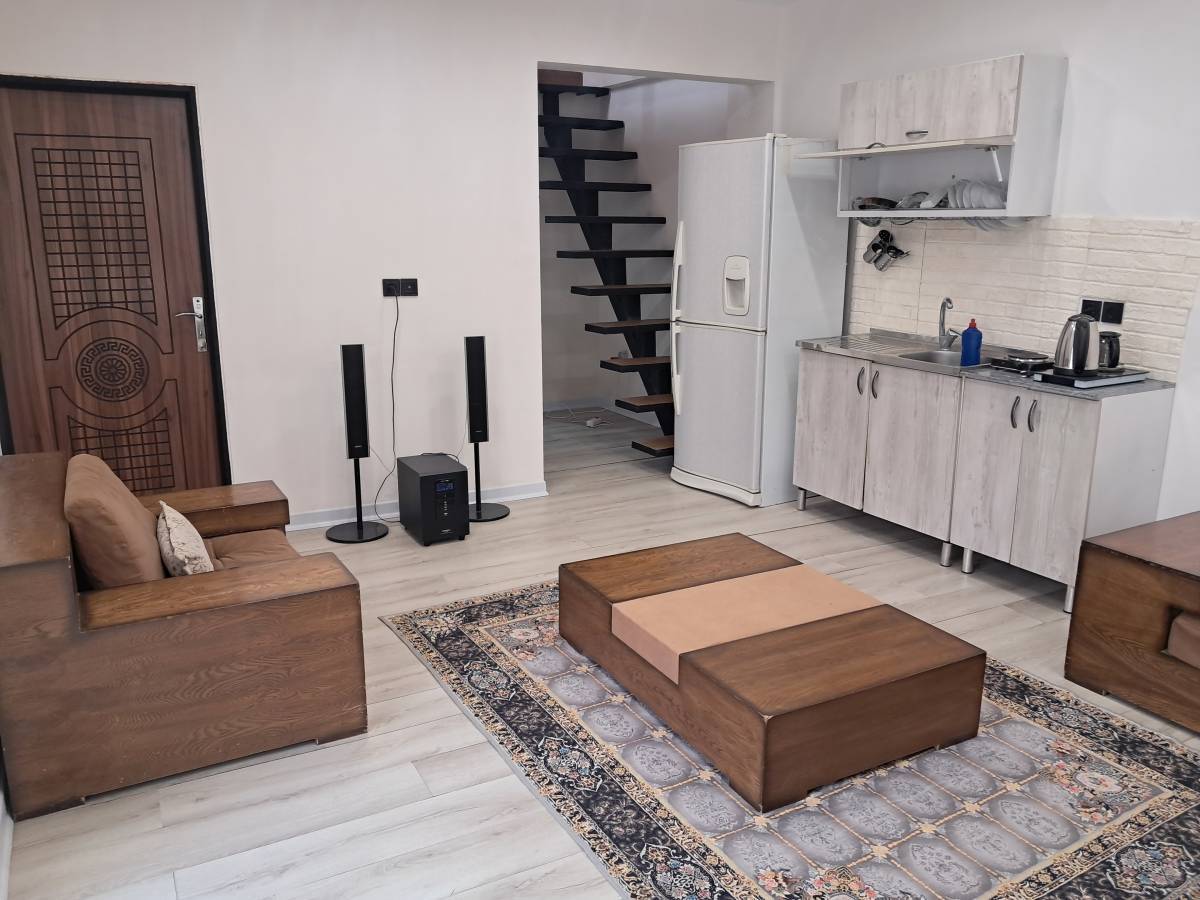 کلبه سوئیسی دربستی دوخوابه (رودهن)