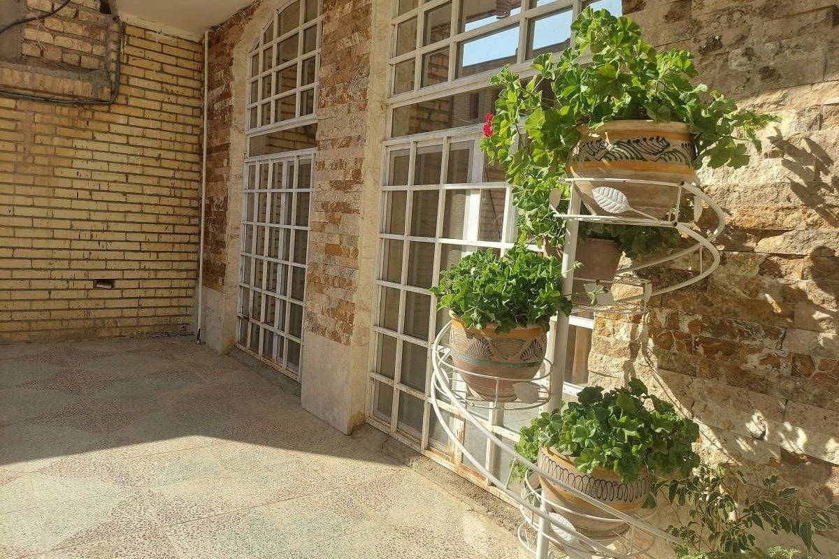 آپارتمان دوخوابه کوچه نقاش، همکف (سمیرم)