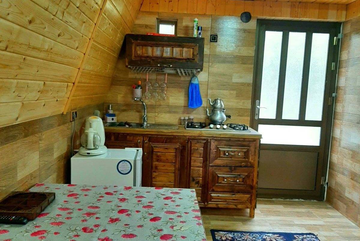 کلبه جنگلی بهزاد (شیرگاه)