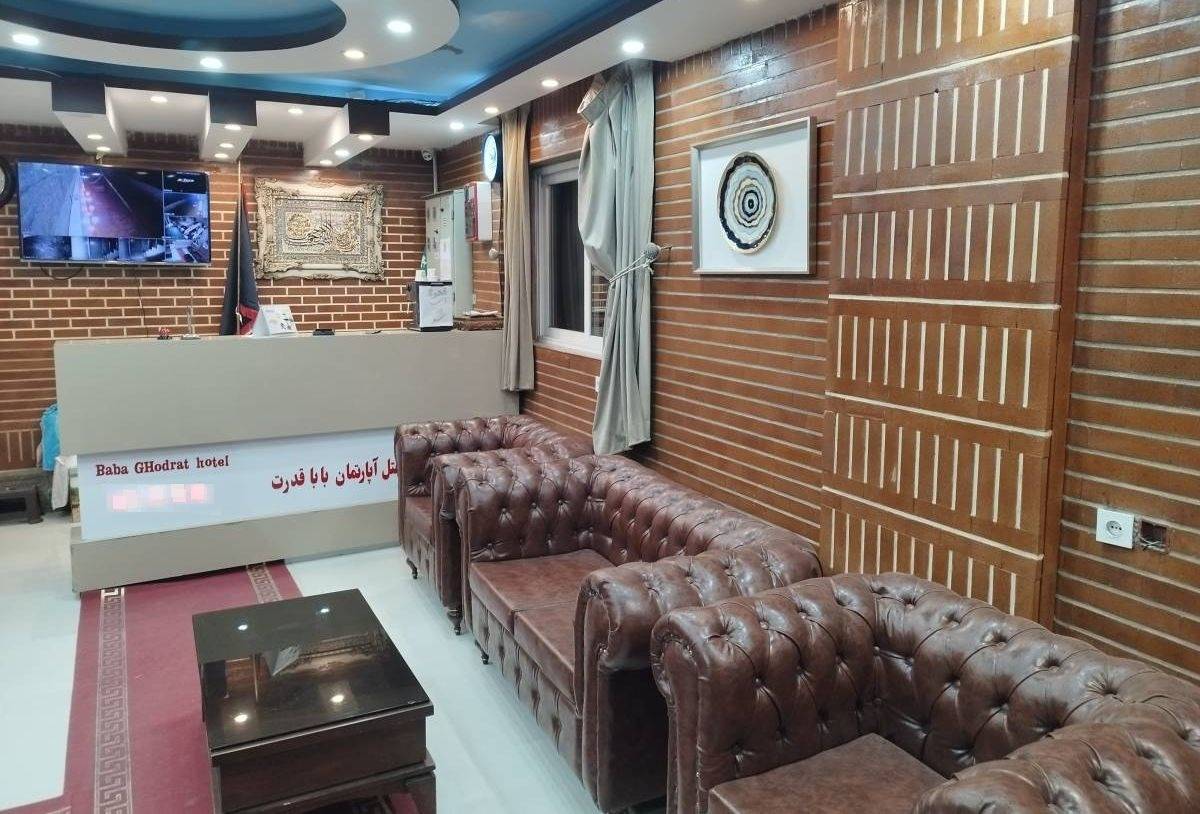 هتل آپارتمان بابا قدرت، واحد 202 (رینه، لاریجان)