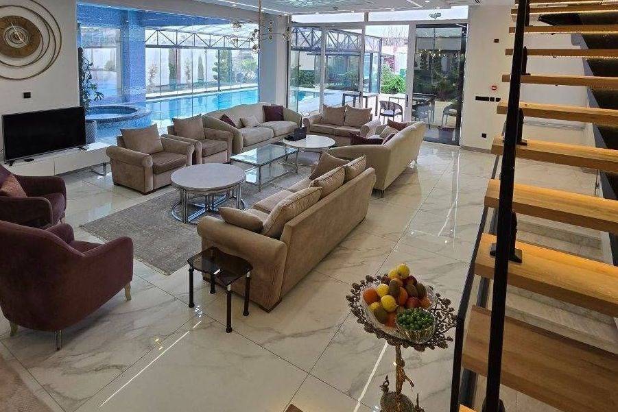 ویلای مدرن استخردار پادرا (شهریار)
