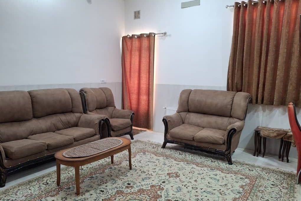 خانه مسافر گل رز، واحد 1 همکف، کوچه اشترزاده (یزد)
