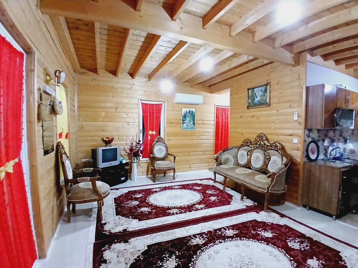 کلبه چوبی استخردار فرشته (پره سر)
