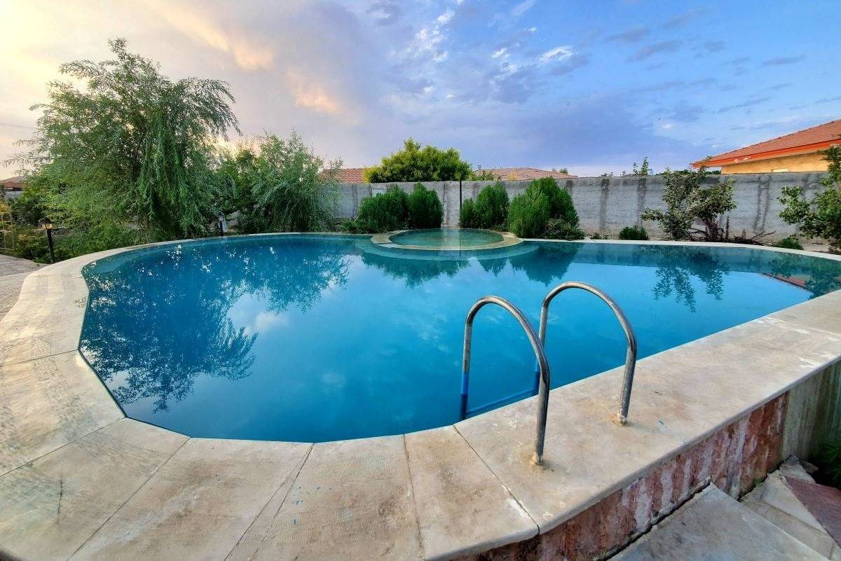 باغ ویلا استخردار (اصفهان، کنجوان)