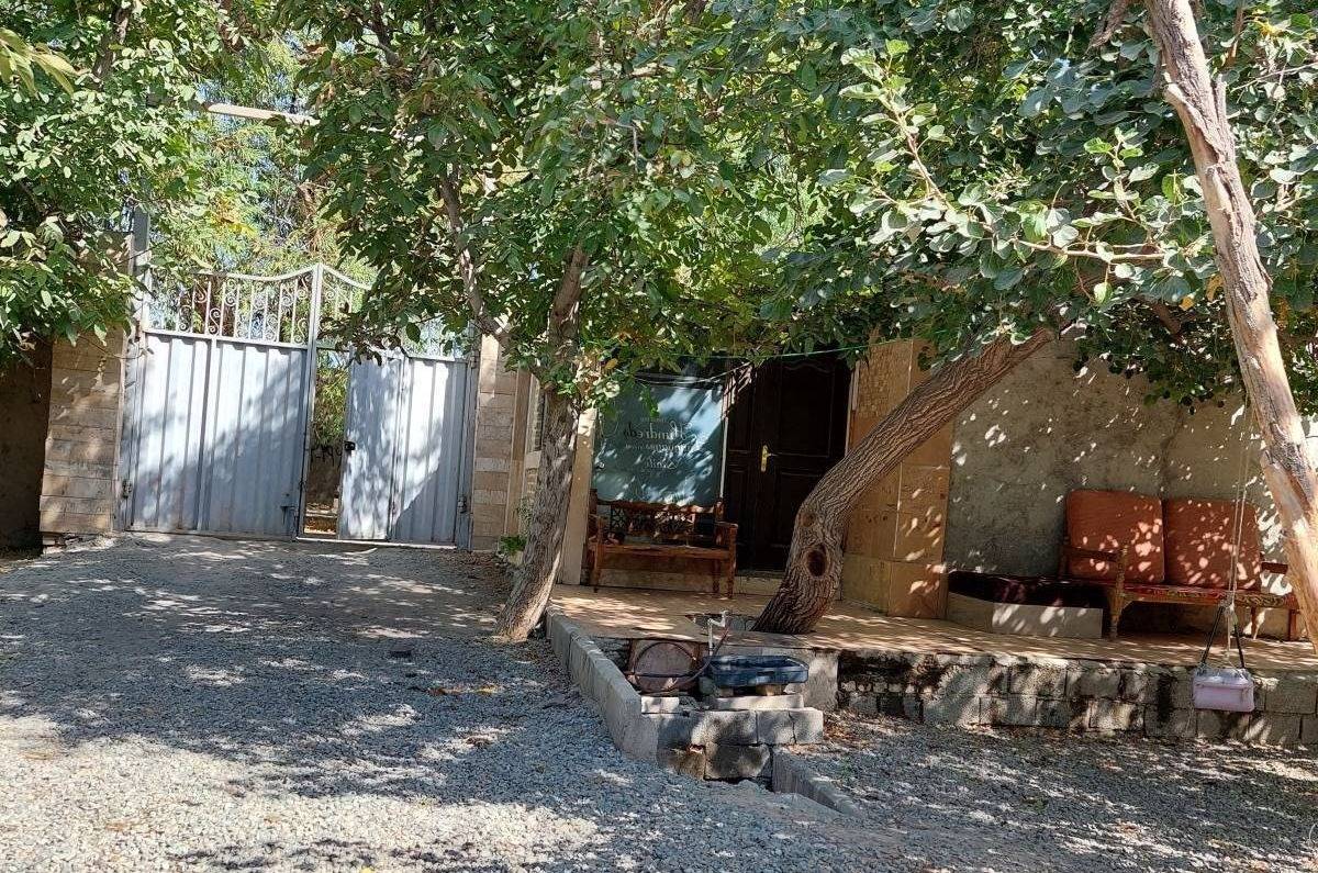 اقامتگاه سنتی دربستی شقایق (وحیدیه شهریار)