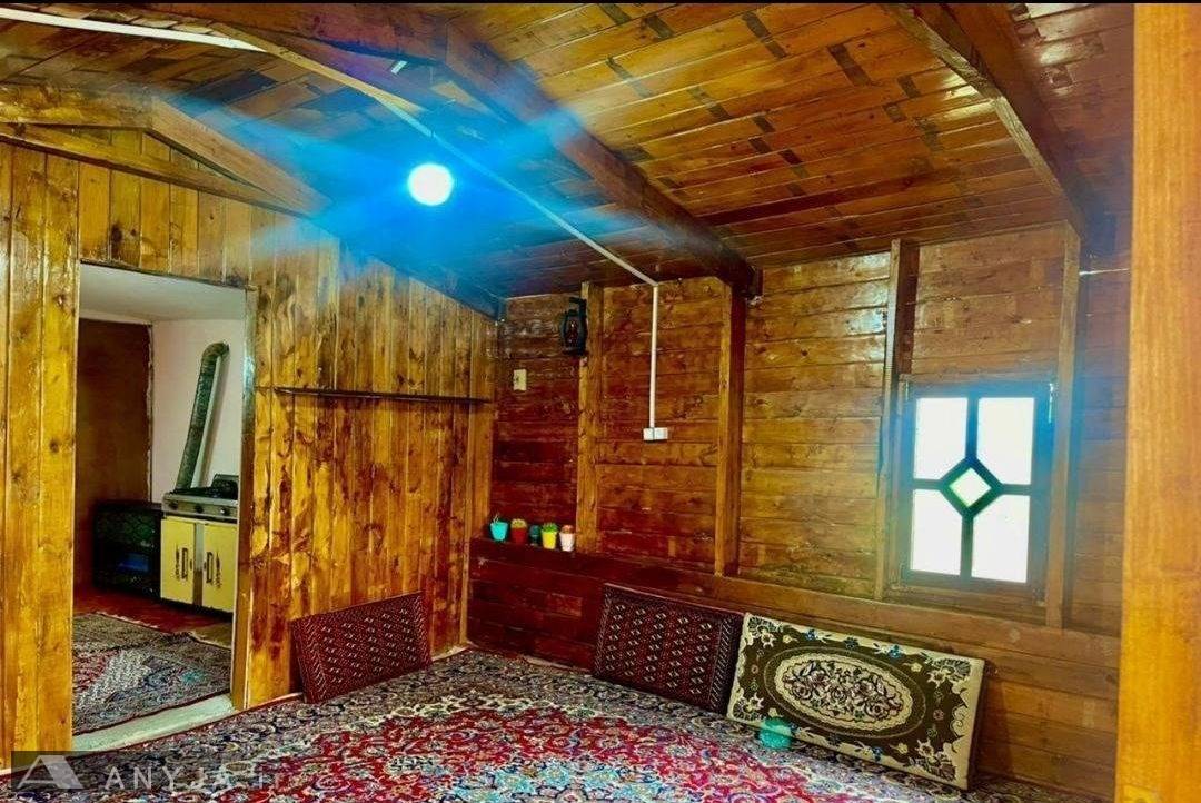 کلبه سنتی کوچک رز (شیرگاه)