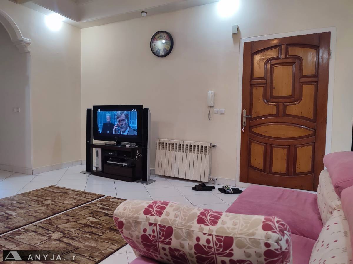 آپارتمان دوخوابه شهریور (تهران، میدان انقلاب)