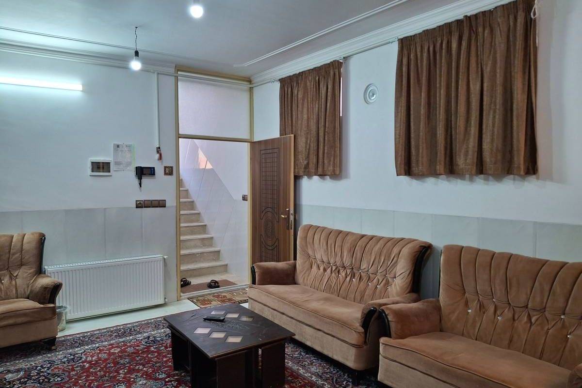 خانه مسافرگل رز، واحد ۴ (یزد)