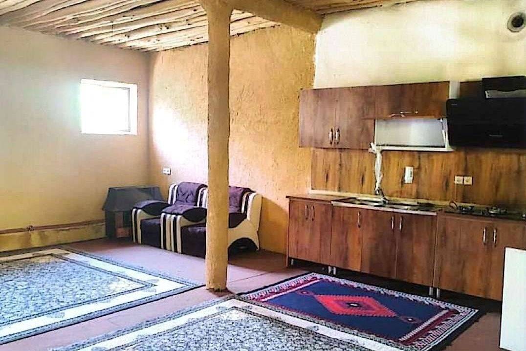 بومگردی روزی روزگاری، سوئیت های خصوصی (اردکان)