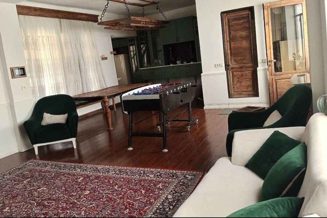 سوئیت خانه چوبی (کرمانشاه)