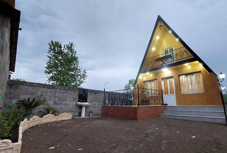 کلبه سوئیسی آجری سه خواب (بندرانزلی)