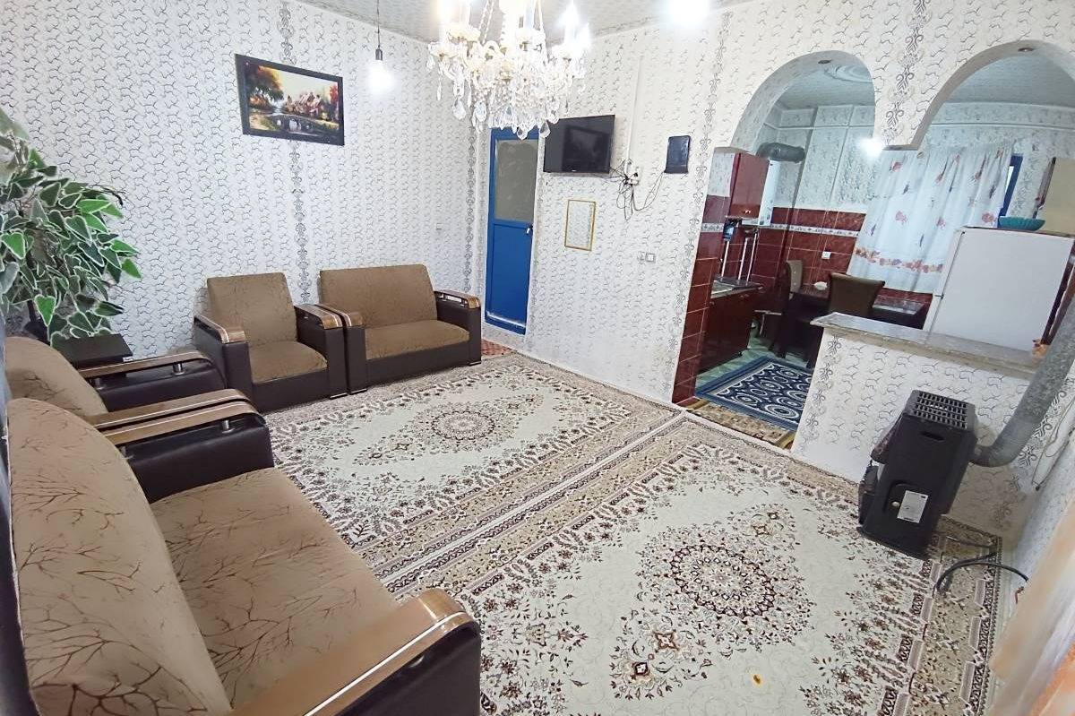 مسافرخانه آذربایجان، واحد 70 متری (رشت)