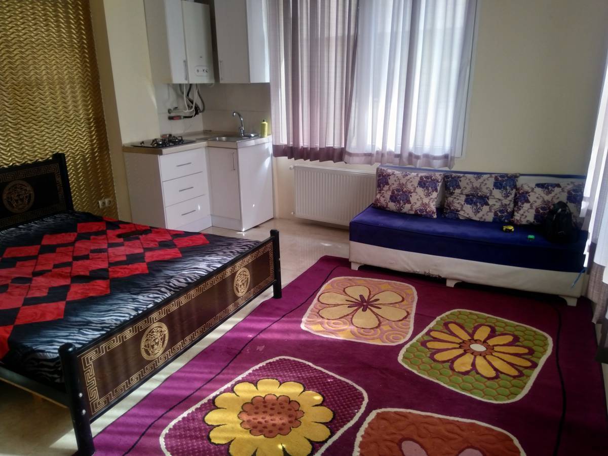 سوئیت مبله باتیس (تهران)