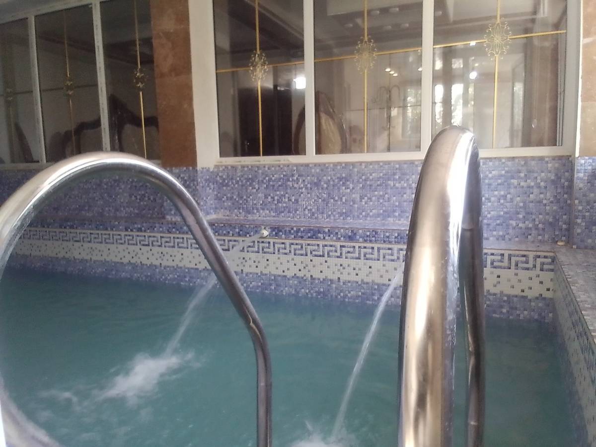 ویلای جنگلی استخردار شاهان (جاده رشت، سنگر)