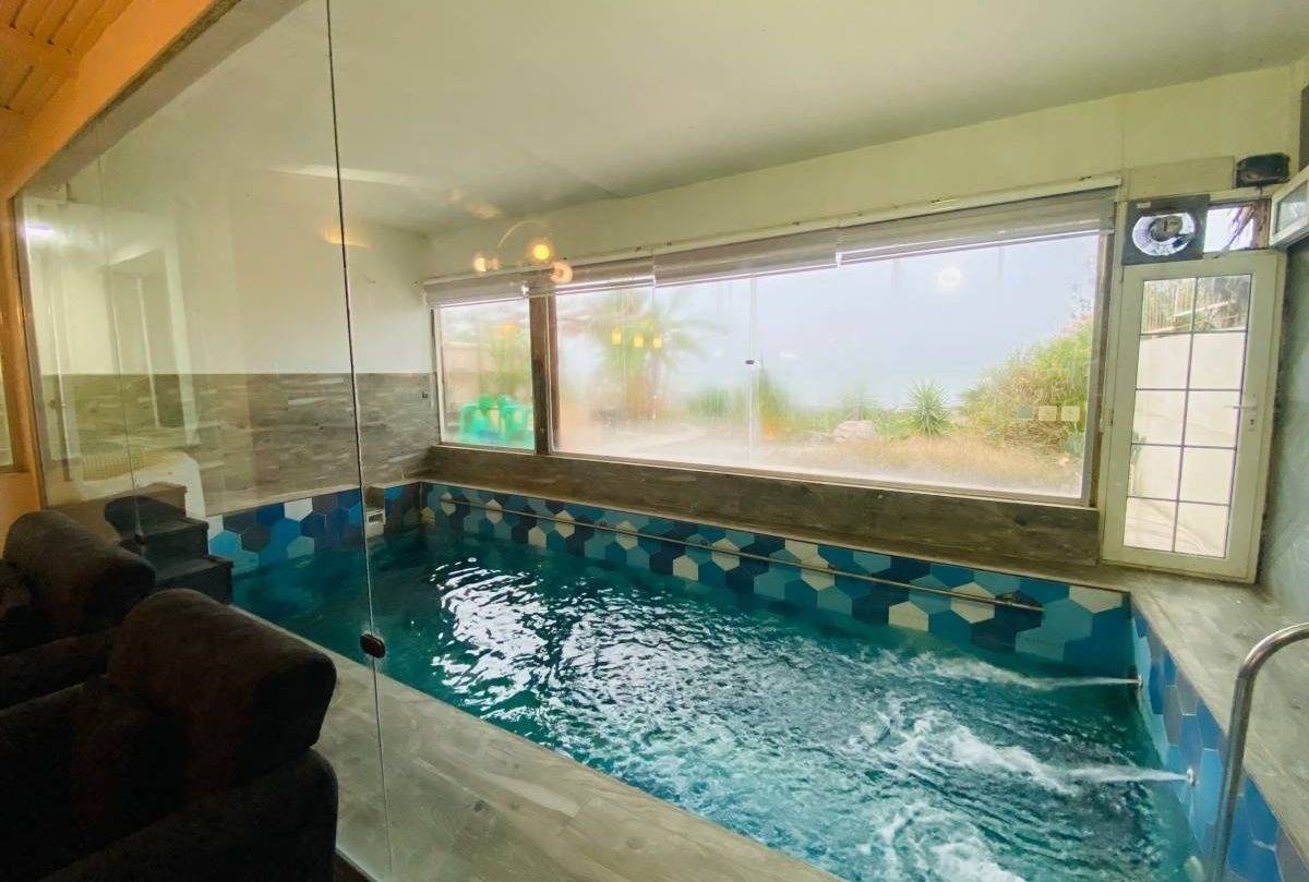عمارت فانوس استخردار با ساحل اختصاصی (محمودآباد)