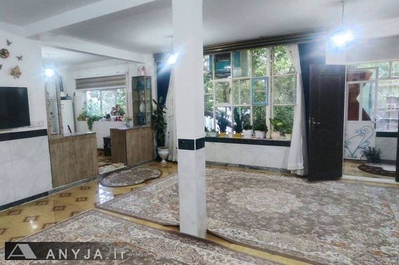 ویلای شهریار، نزدیک غار علیصدر (همدان)