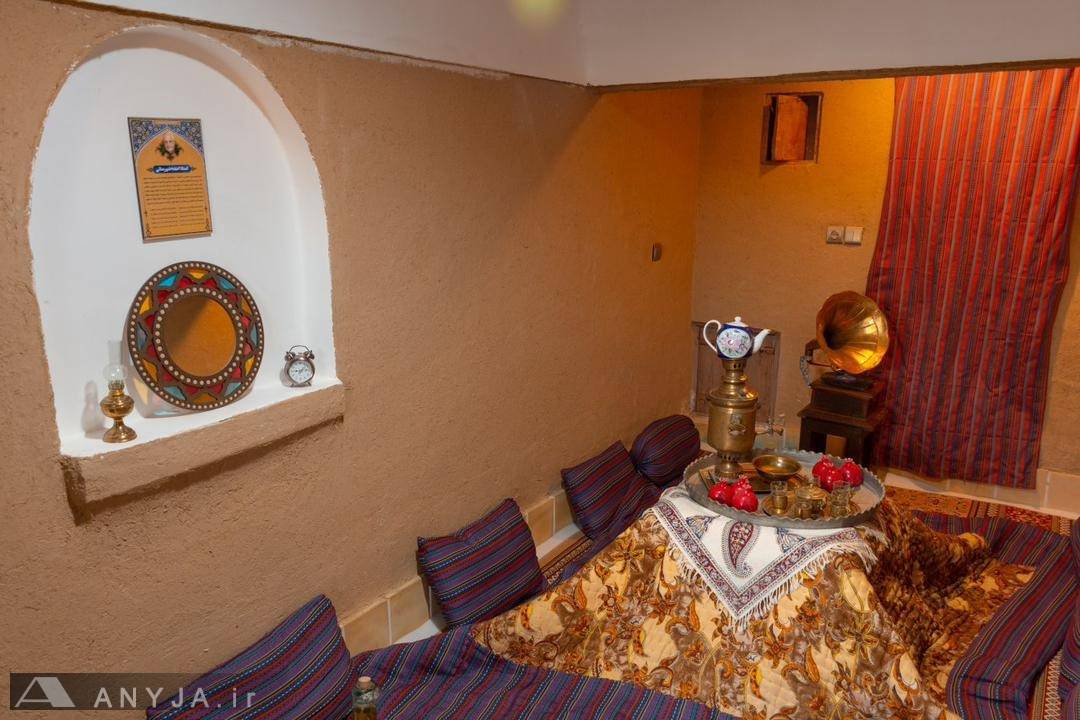 بوم گردی باغ عمارت دلنشین، اتاق های سنتی (شهرضا، اصفهان)