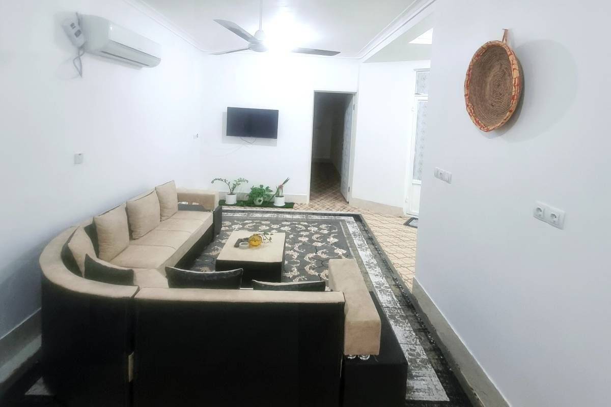 خانه اجاره ای خلفی (هرمزگان، دشتی)