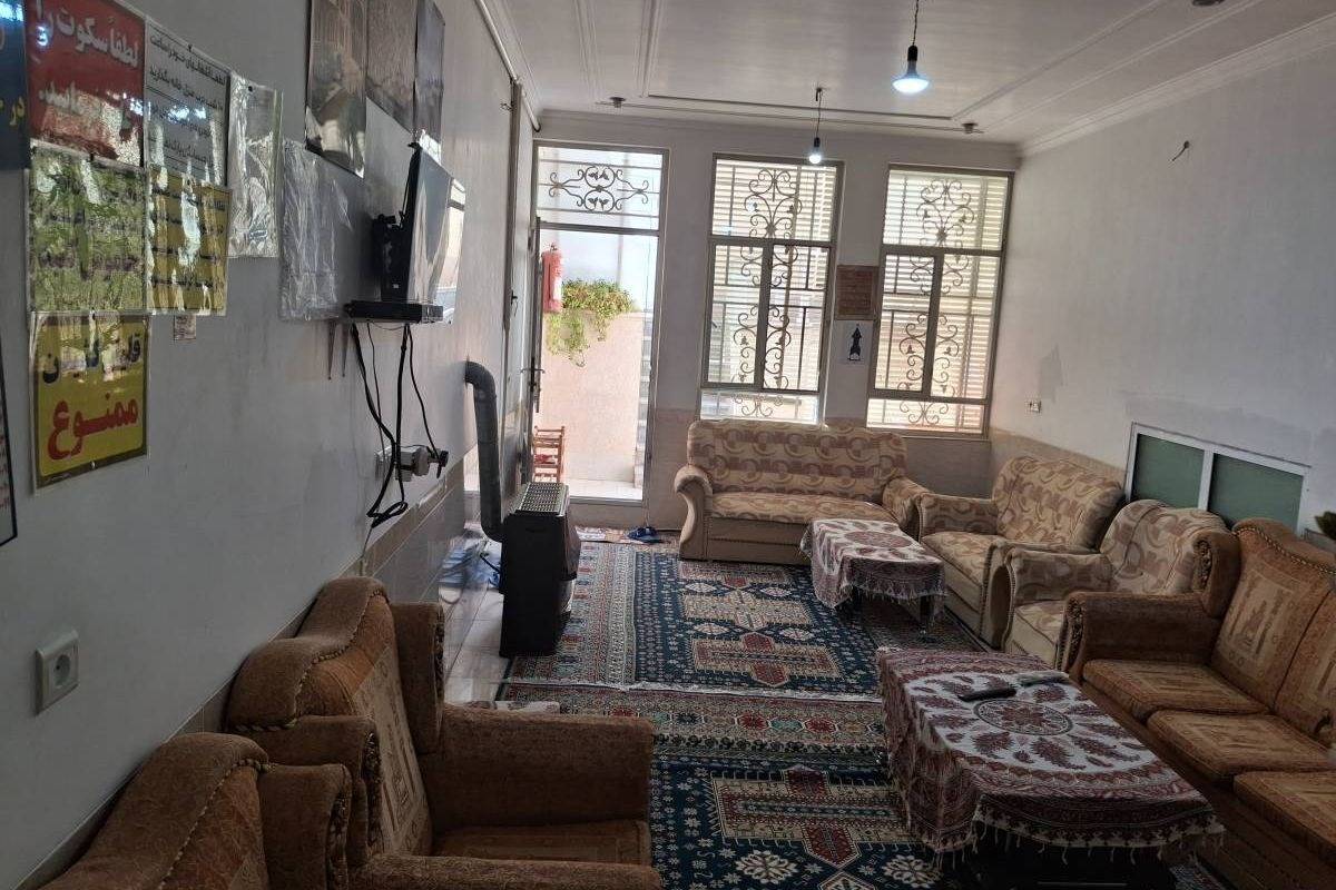 خانه مسافر گل رز، واحد ۵ کوچه بوستان (یزد)