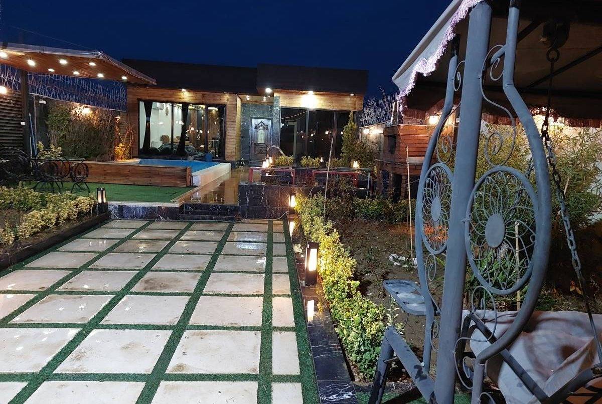 ویلای استخردار مدرن آران (چهارباغ)