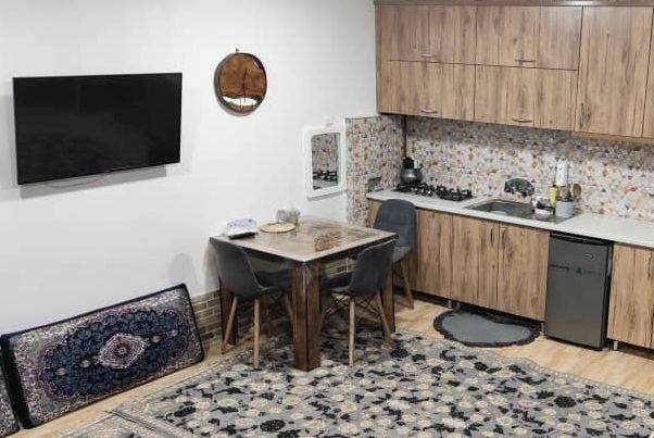 سوئیت راه چوبی (لاهیجان)