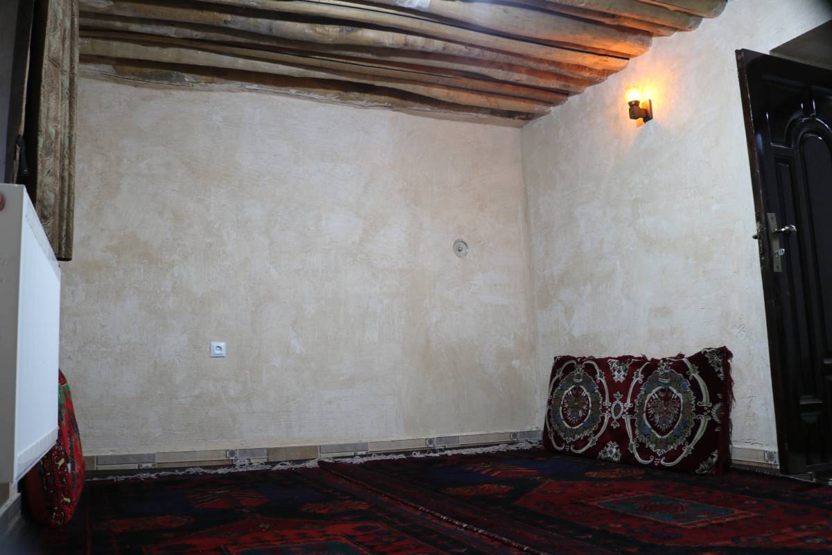 اقامتگاه سنگی شلماش، اتاق چهارنفره سنتی (سردشت)