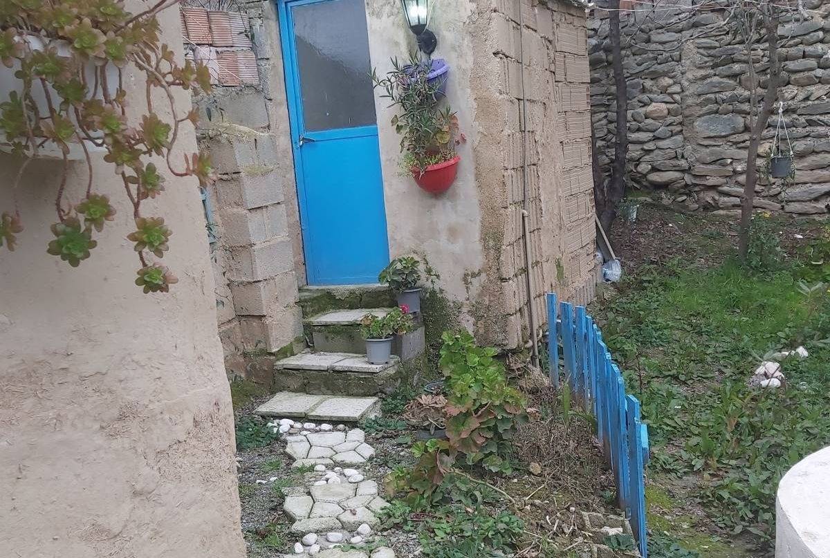 بومگردی ماه منیر (کردکوی)
