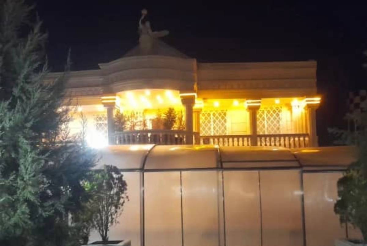 عمارت استخردار لی لی رز (چهارباغ)