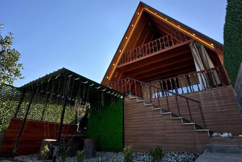 کلبه سوئیسی جکوزی دار دو خواب هایلین ۱ (شیرگاه)